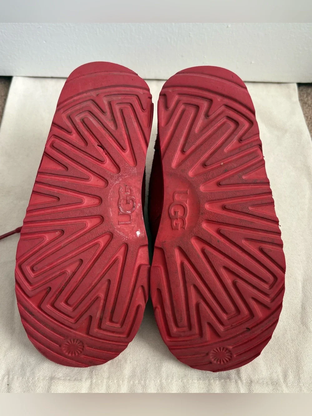 UGG kids red